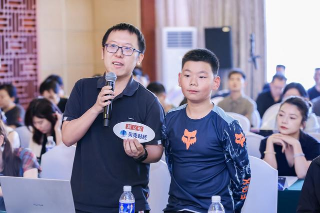 张雪回应9岁机车少年：推广青少年赛事需要榜样的力量，将拿出200万元资助青少年车手