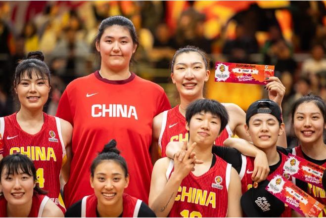 逆境淬炼终破局!深圳男篮时隔三年挺进CBA季后赛四强