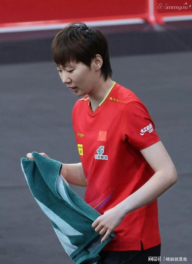 郑钦文:打到最后大家都有机会——是女王自信还是国王新衣?