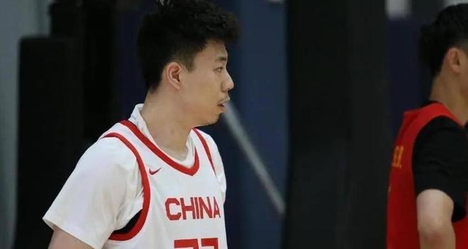 史上最难进入的百年赛事,观众席藏着另一场大戏