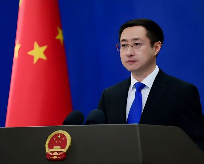 美军连续第11晚打击伊朗 持续75分钟
