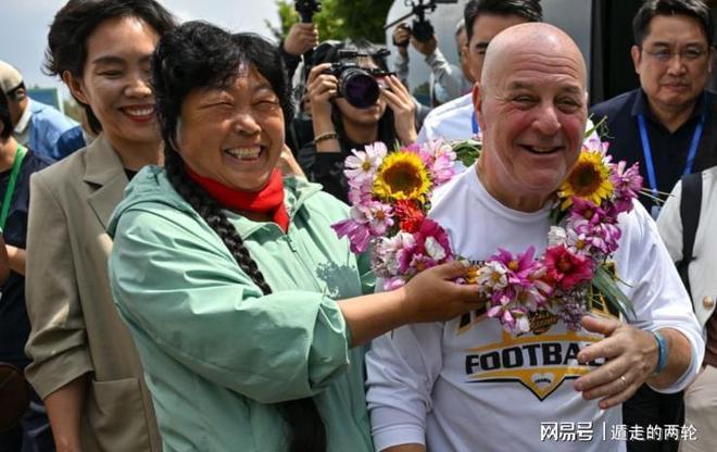 港超刚官宣大卫席尔瓦加盟,本人就否认,仅踢1场比赛,商业表演