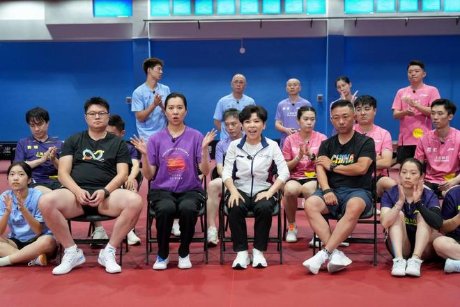 哈登怒发冲冠!詹姆斯在下赛季不可能夺冠,因为有两大定律拦住他