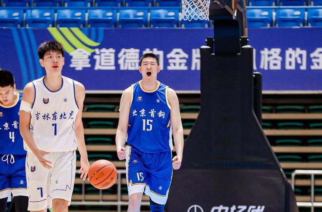 NBA夏联:灰熊7人上双37分狂胜雷霆 探花布泽尔首秀15+4+4