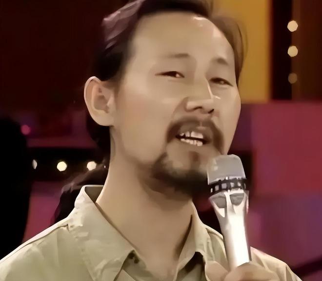 71岁老头哄骗保姆同居10年,每月给她15500元,分手那刻老头不但不认账,翻脸就告保姆“私闯民宅”!