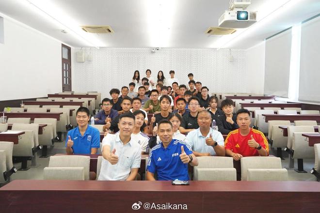 太离谱,中国女篮宣布最新决定,国际联赛震惊,又被球迷笑话