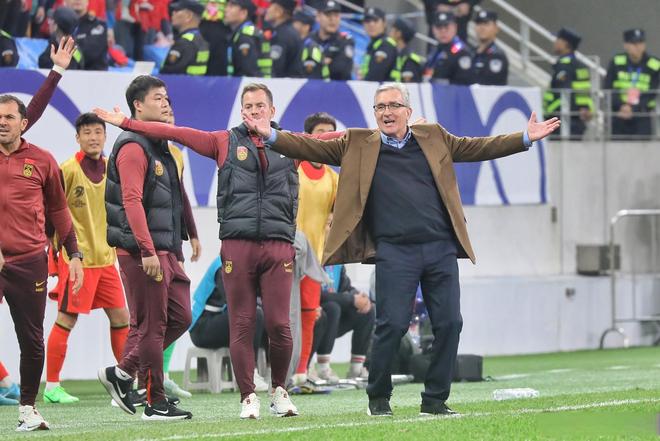 张子宇28分11板 中国女篮74比76惜败澳大利亚 王思雨16分