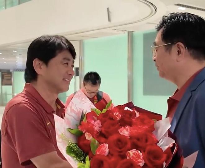 温网首轮中国球员贡献三场焦点对决,郑钦文真的被温网官方针对?