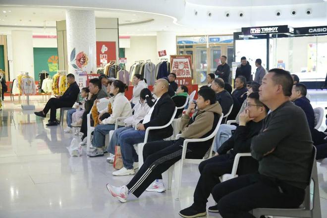 梅西从国家队退役2天,财富状况被扒,年薪2500万美元是冰山一角