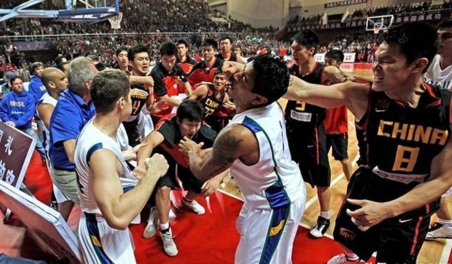 米兰夏窗首签!25岁葡萄牙中锋加盟 7400万破队史纪录 阿莫林钦点