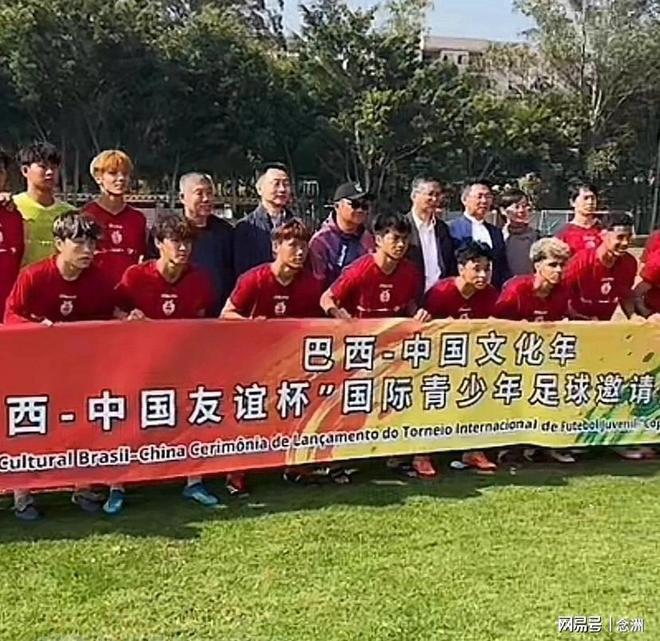 詹姆斯高尔夫事件无后续？刘翔纪录被质疑，虎扑热帖太敢问