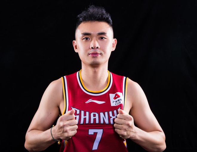 两大争议!河南队1比1大连英博:后者似乎留力踢“辽宁德比”