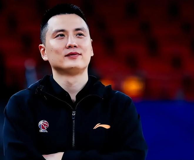 没完了?3次截胡湖人,如今顶级防守大闸考虑离队,火箭又要抢人