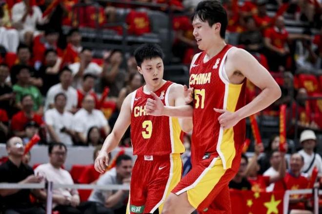周琦：赢下黎巴嫩，杨瀚森在国家队的信心明显提升了